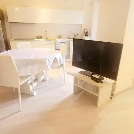 Swimming Pool & Access Apartamento *