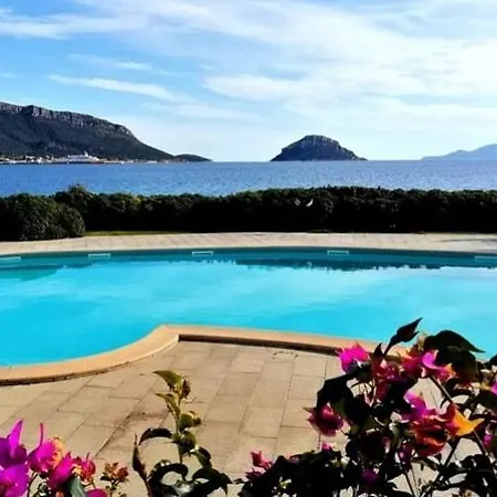 Swimming Pool & Access Apartment Golfo Aranci