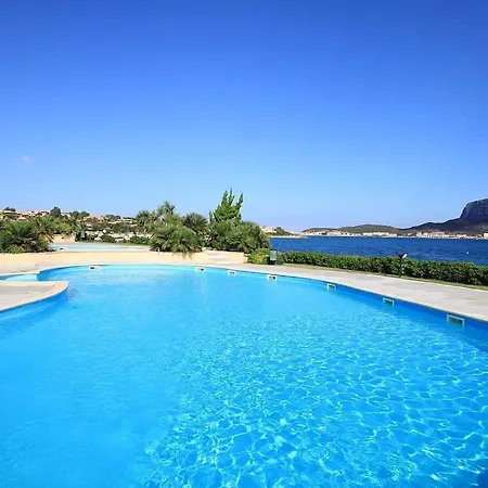 Swimming Pool & Access Apartment