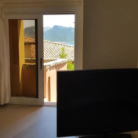 Swimming Pool & Access *