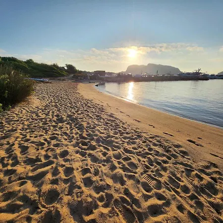 Swimming Pool & Access 公寓