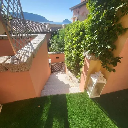 Apartment Swimming Pool & Access *