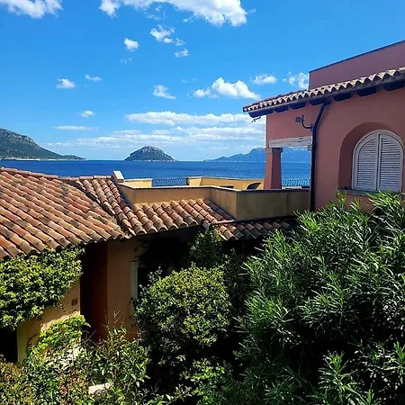 Swimming Pool & Access Daire Golfo Aranci